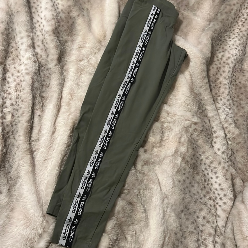 Adidas logo legging